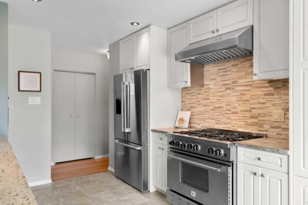 10220 Maple Grove Place SE Calgary AB T2J 1S6