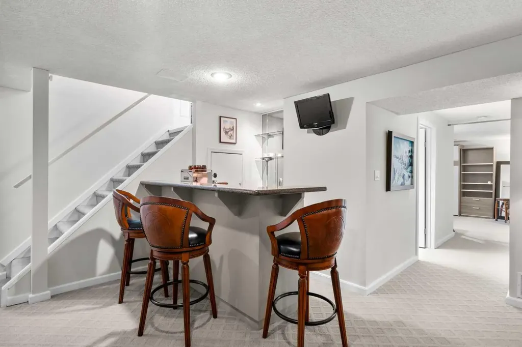 10220 Maple Grove Place SE Calgary AB T2J 1S6