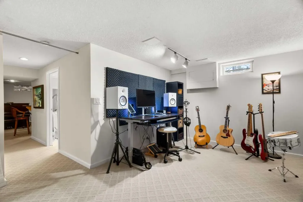 10220 Maple Grove Place SE Calgary AB T2J 1S6