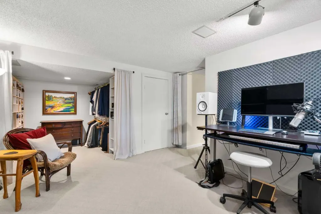 10220 Maple Grove Place SE Calgary AB T2J 1S6