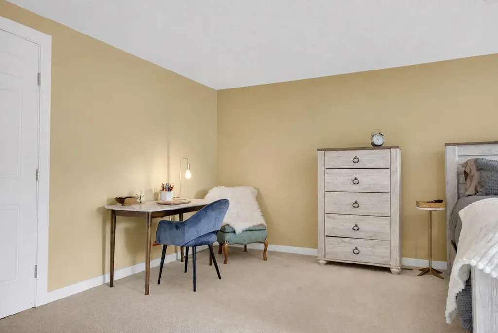 12 Wood Crescent SW Calgary AB T2W 4B4