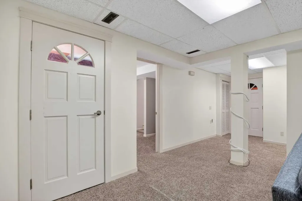 12 Wood Crescent SW Calgary AB T2W 4B4