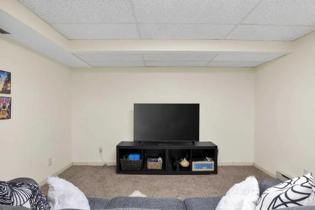 12 Wood Crescent SW Calgary AB T2W 4B4