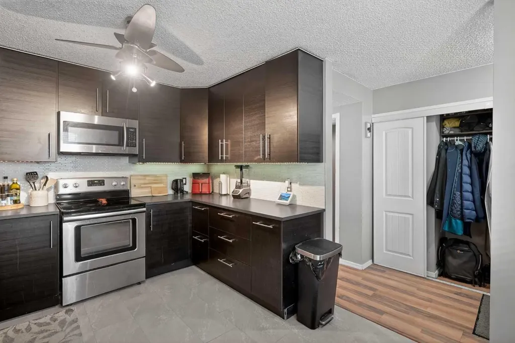 6503 Ranchview Drive NW Calgary AB T3G 1P2