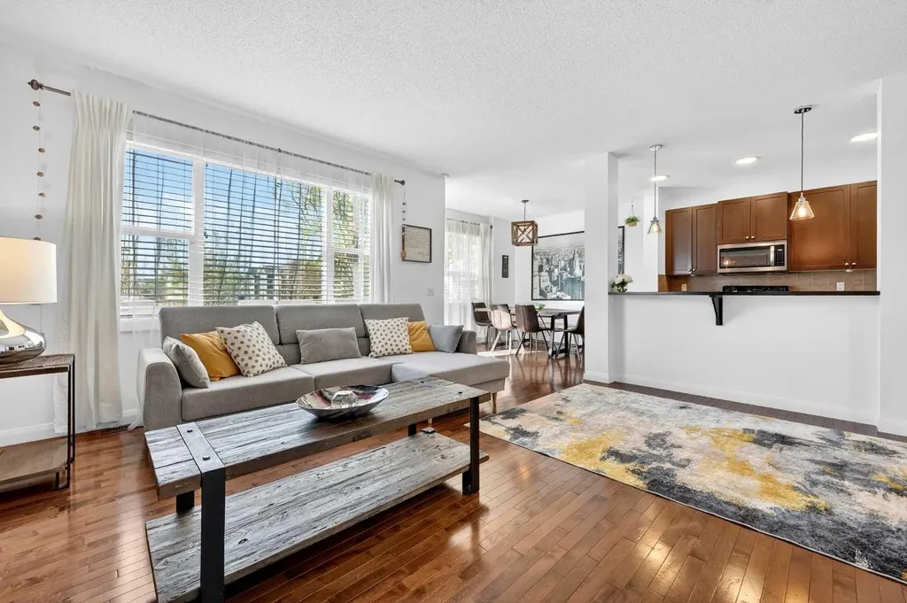 163 Ravenscroft Green SE Airdrie AB T4A 0H2