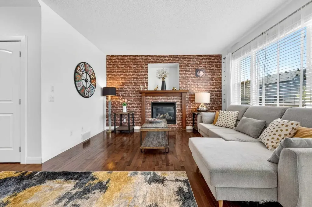 163 Ravenscroft Green SE Airdrie AB T4A 0H2
