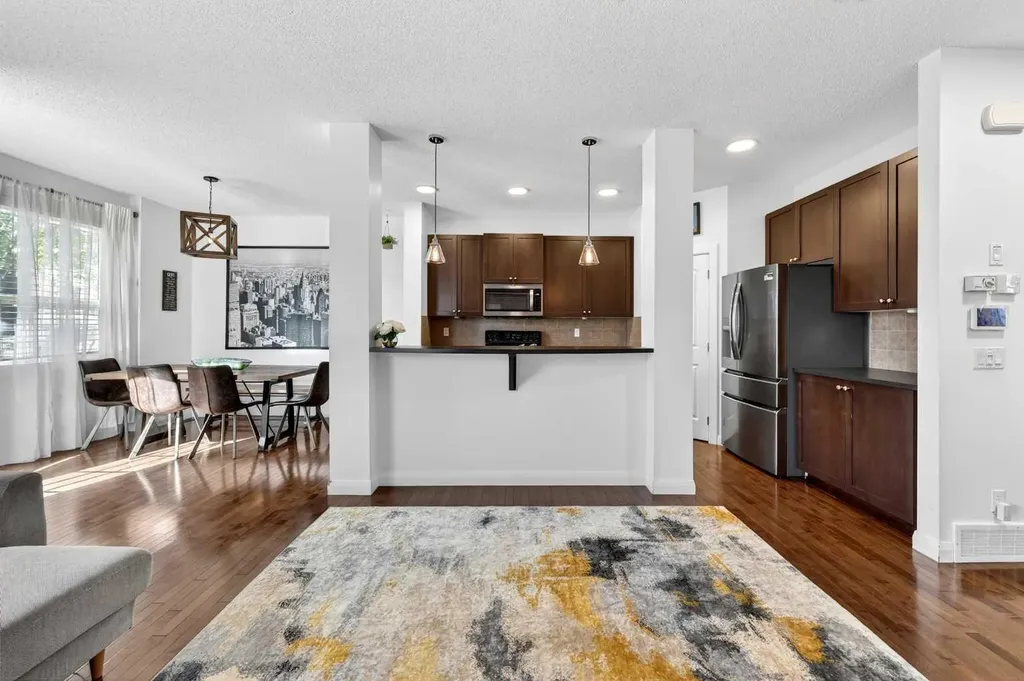 163 Ravenscroft Green SE Airdrie AB T4A 0H2