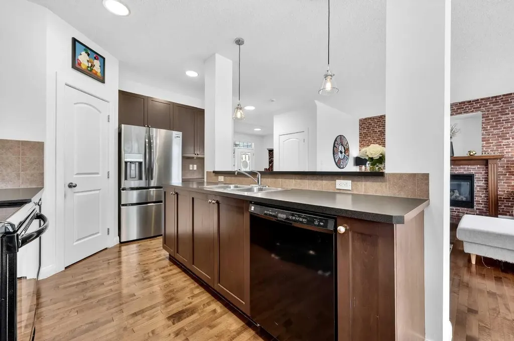 163 Ravenscroft Green SE Airdrie AB T4A 0H2