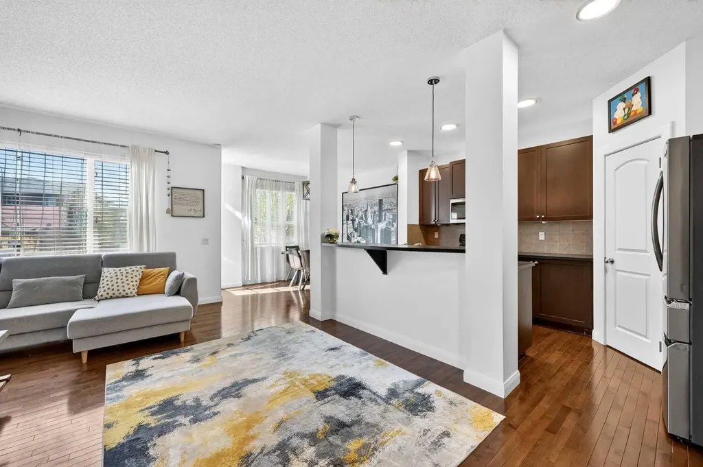 163 Ravenscroft Green SE Airdrie AB T4A 0H2