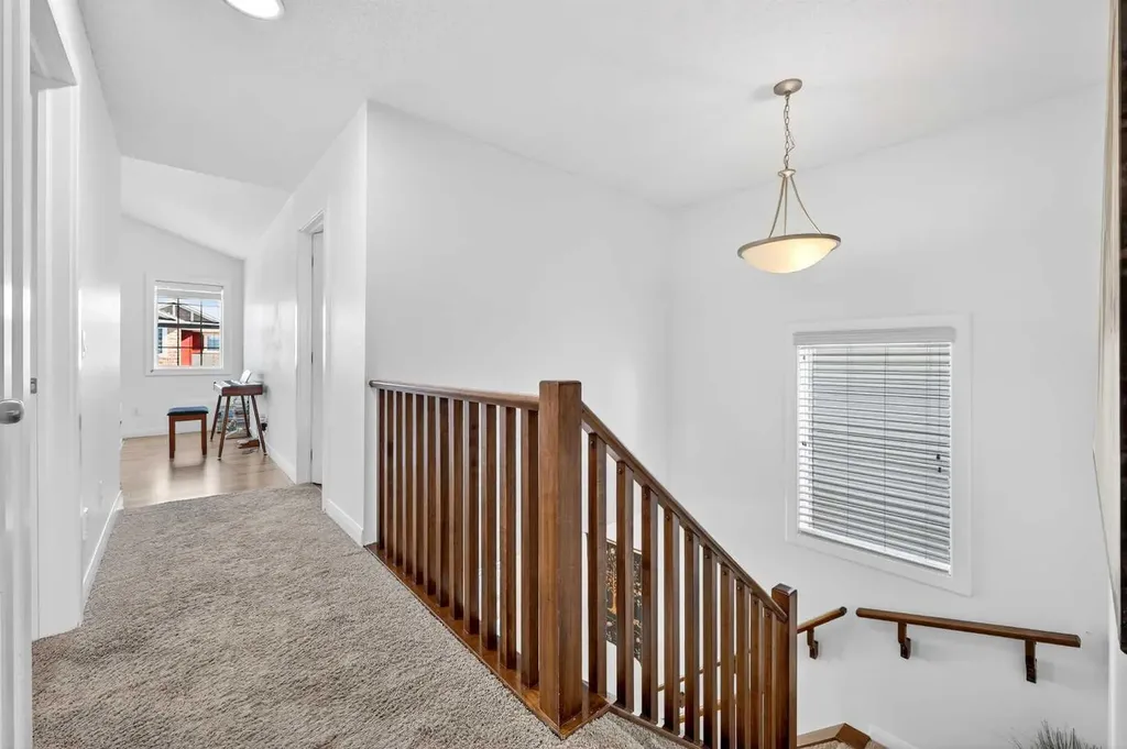 163 Ravenscroft Green SE Airdrie AB T4A 0H2