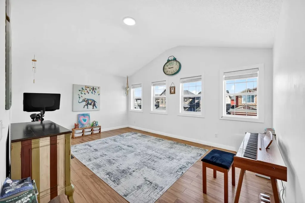 163 Ravenscroft Green SE Airdrie AB T4A 0H2
