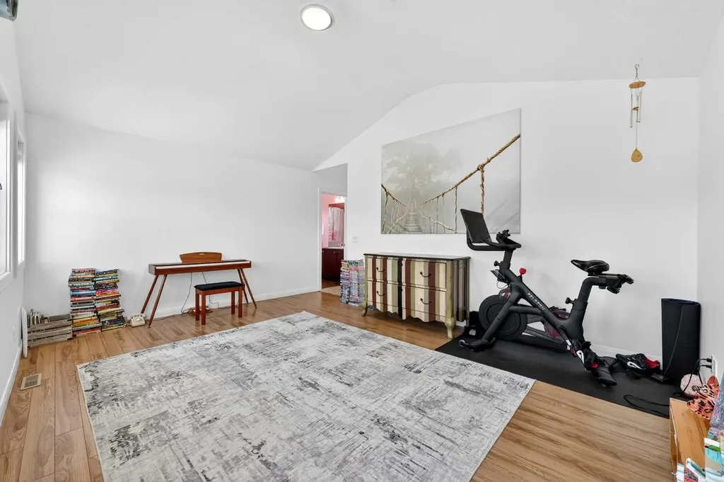 163 Ravenscroft Green SE Airdrie AB T4A 0H2