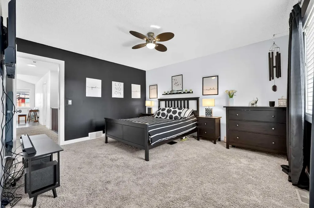 163 Ravenscroft Green SE Airdrie AB T4A 0H2