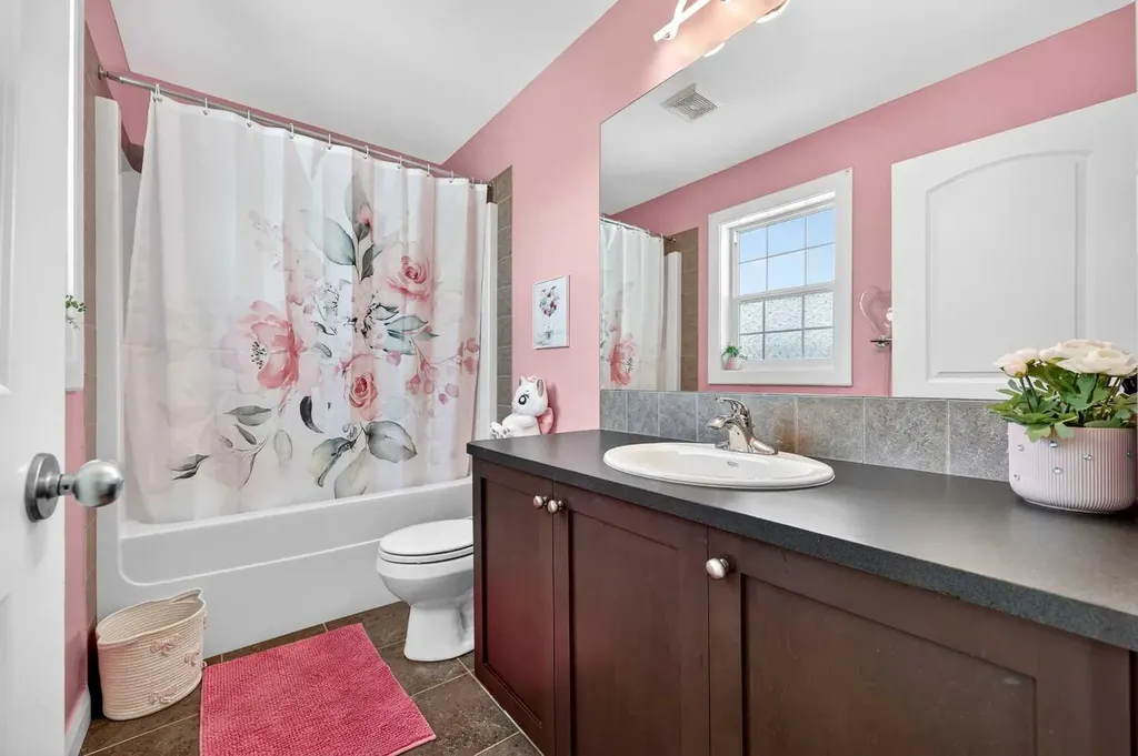 163 Ravenscroft Green SE Airdrie AB T4A 0H2