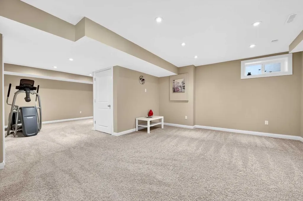 163 Ravenscroft Green SE Airdrie AB T4A 0H2