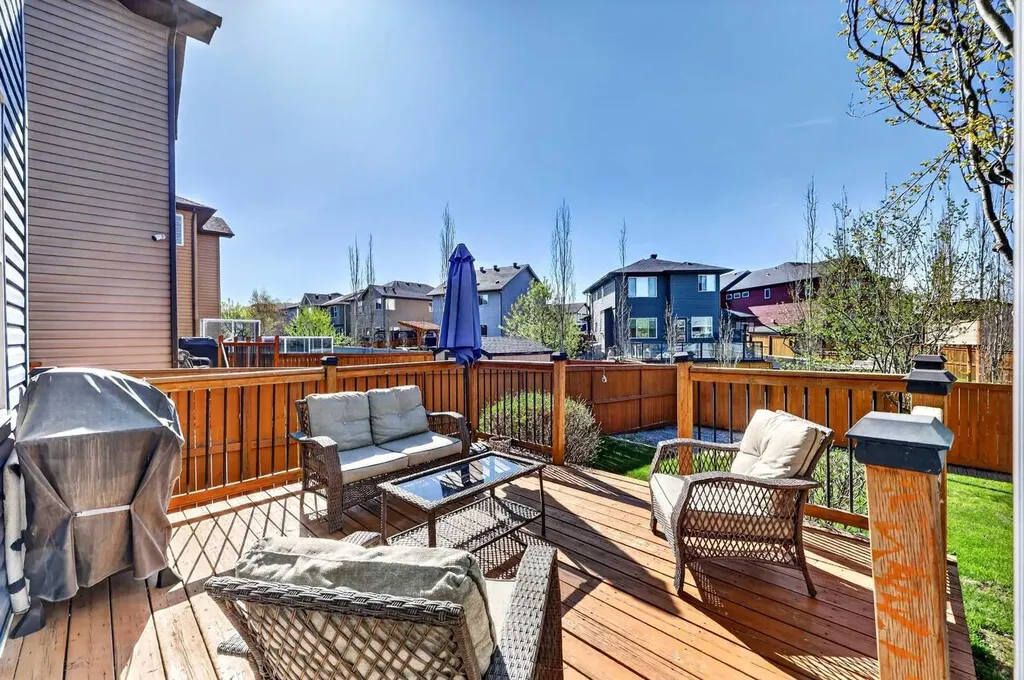 163 Ravenscroft Green SE Airdrie AB T4A 0H2