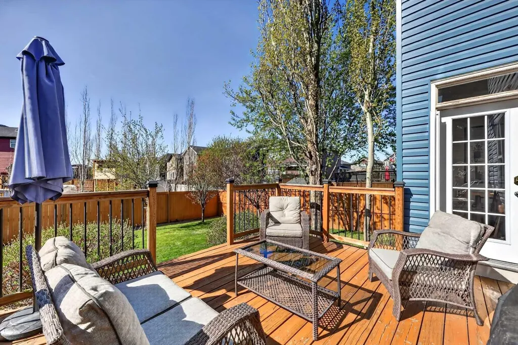 163 Ravenscroft Green SE Airdrie AB T4A 0H2