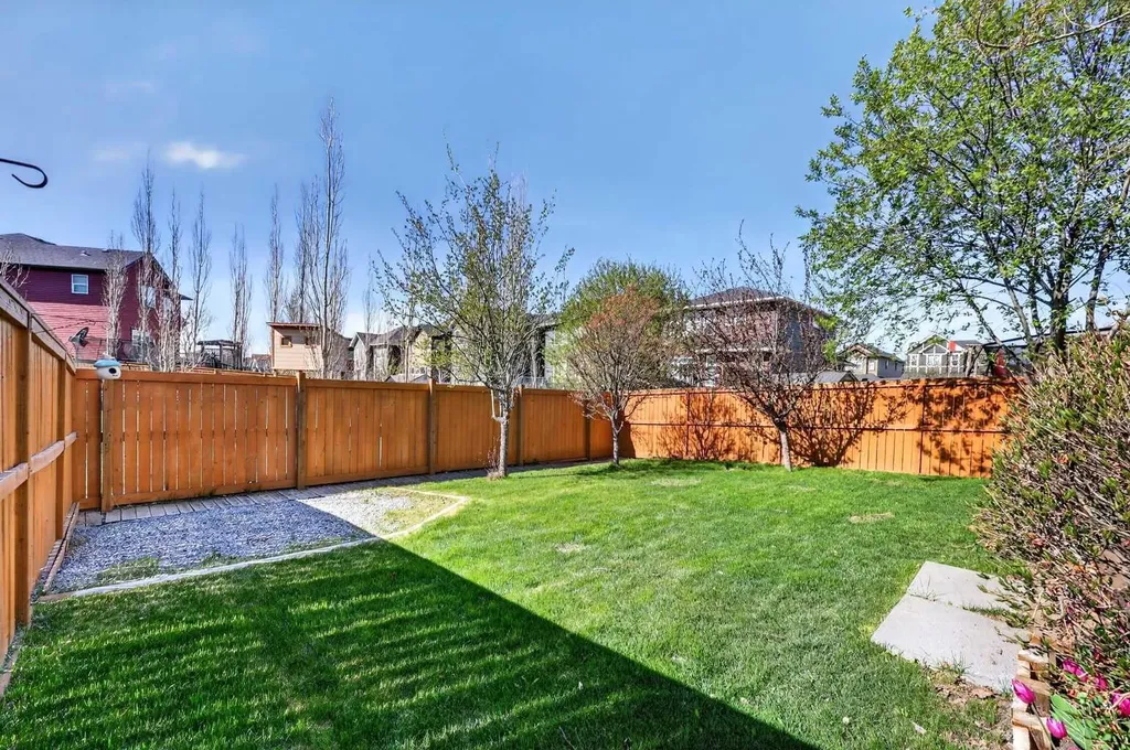 163 Ravenscroft Green SE Airdrie AB T4A 0H2