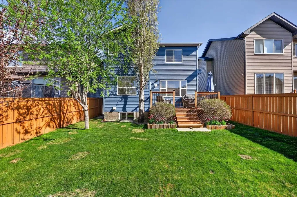 163 Ravenscroft Green SE Airdrie AB T4A 0H2