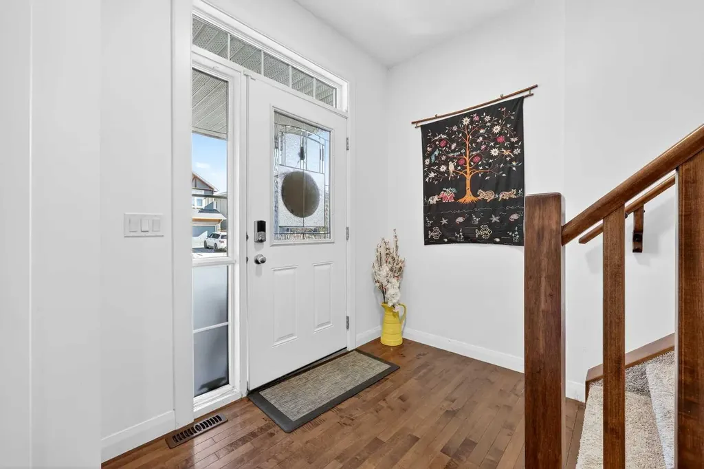 163 Ravenscroft Green SE Airdrie AB T4A 0H2