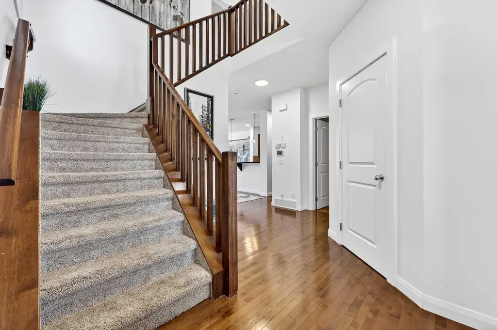 163 Ravenscroft Green SE Airdrie AB T4A 0H2