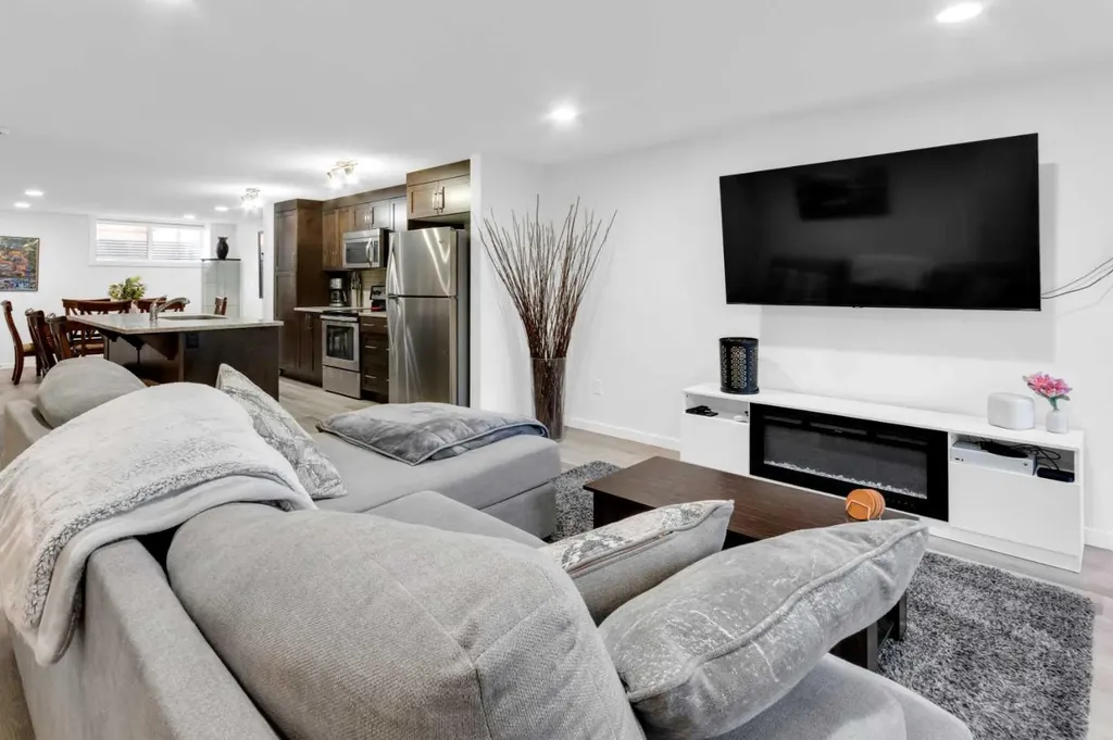 2400 Ravenswood View SE Airdrie AB T4A0V7