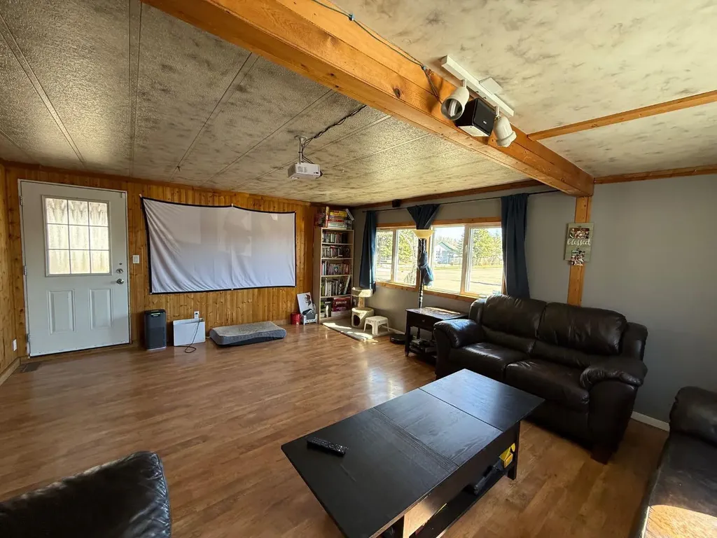 5202 56b Street Lloydminster AB T9V 1M6