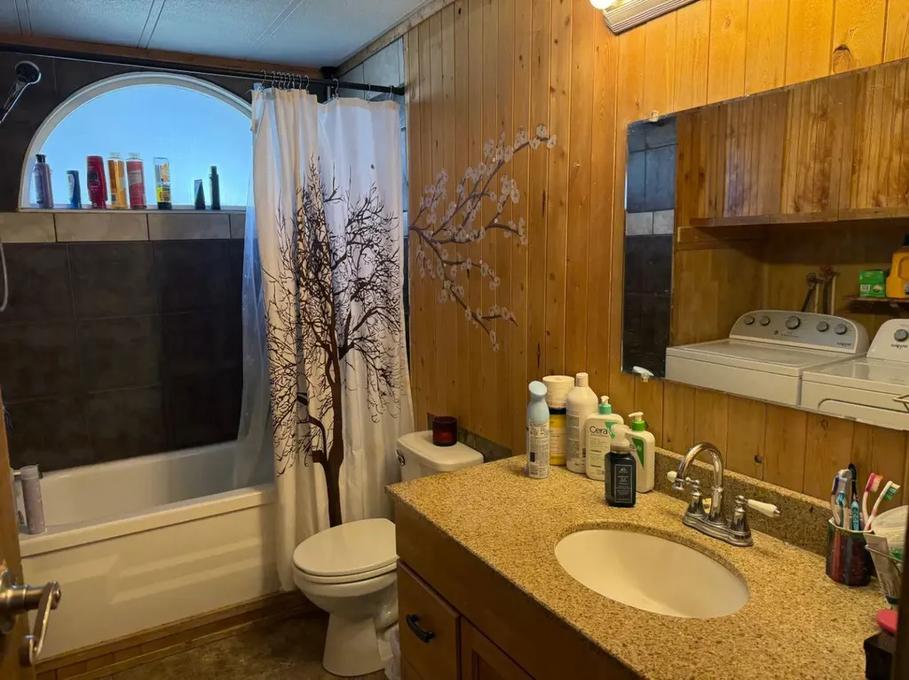 5202 56b Street Lloydminster AB T9V 1M6