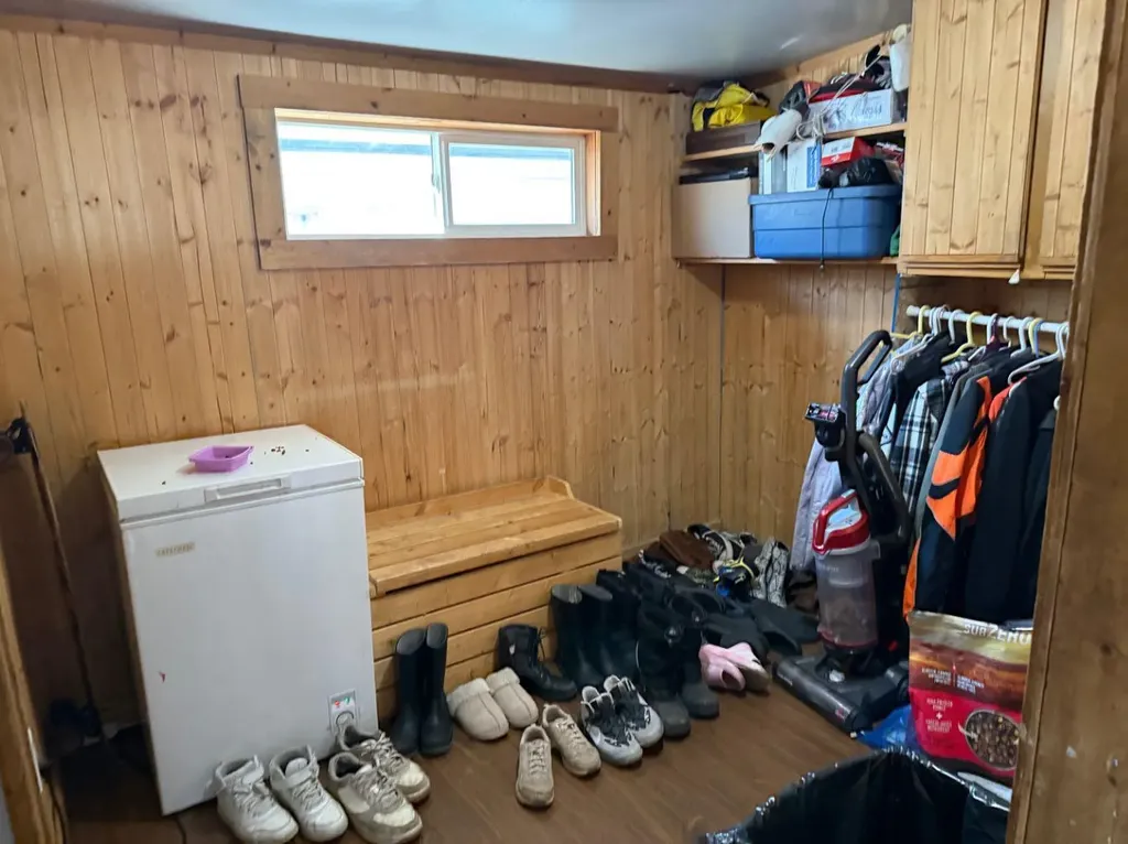 5202 56b Street Lloydminster AB T9V 1M6
