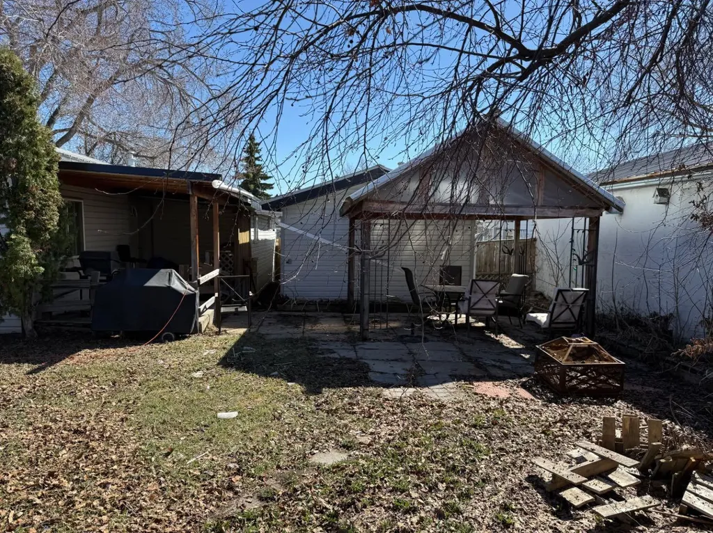 5202 56b Street Lloydminster AB T9V 1M6