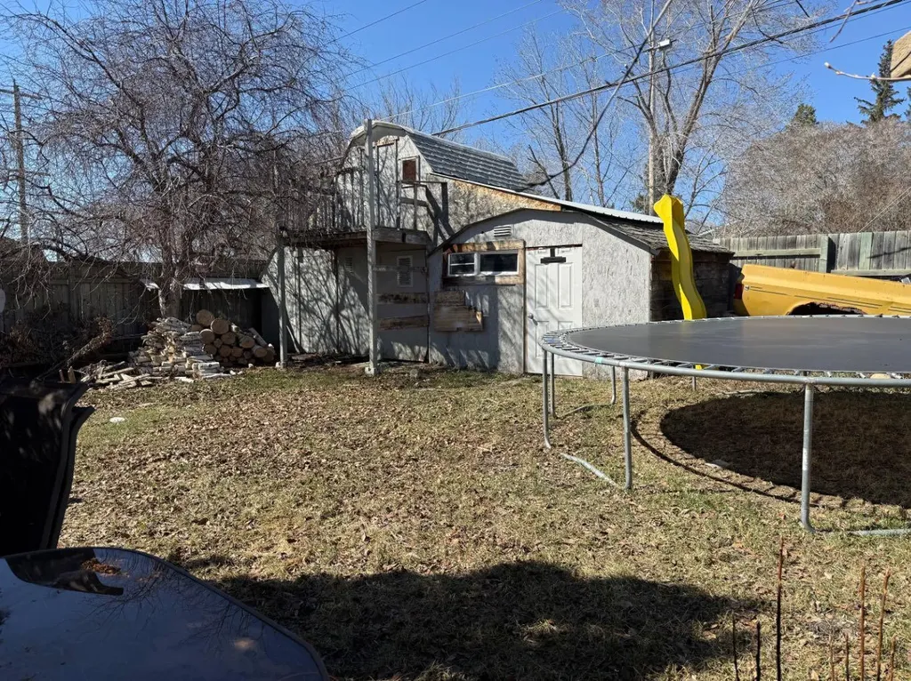5202 56b Street Lloydminster AB T9V 1M6