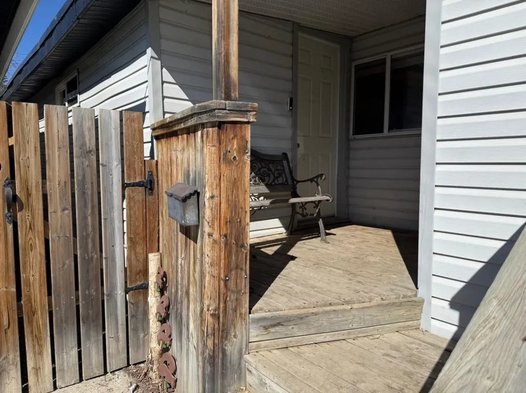 5202 56b Street Lloydminster AB T9V 1M6