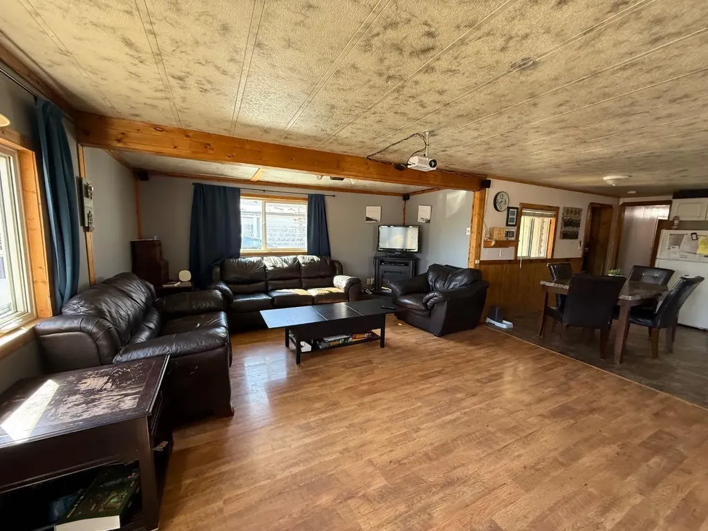 5202 56b Street Lloydminster AB T9V 1M6