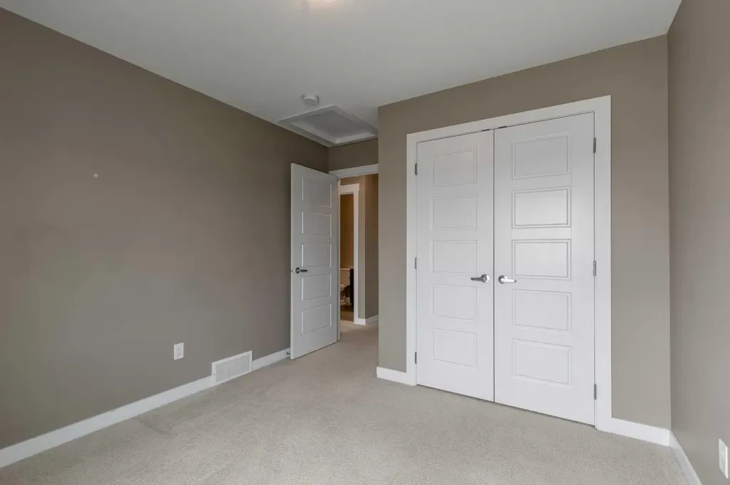 326 Coalbanks Boulevard W Lethbridge AB T1J 4V4