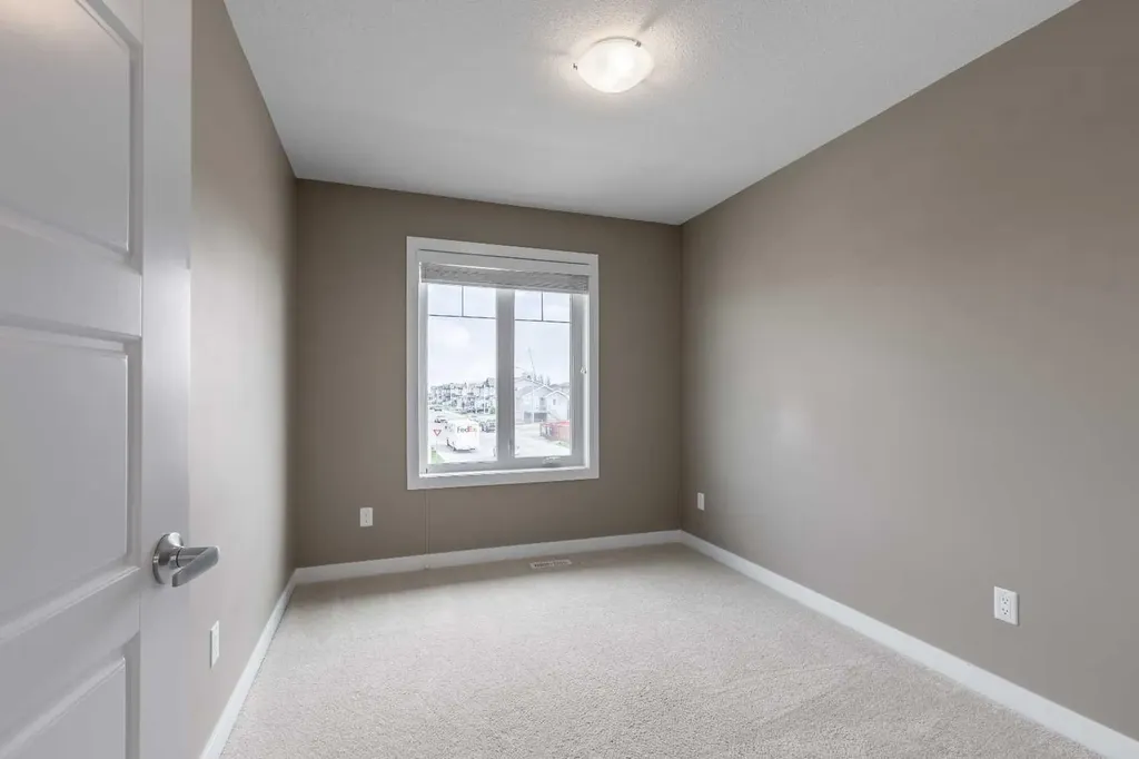326 Coalbanks Boulevard W Lethbridge AB T1J 4V4