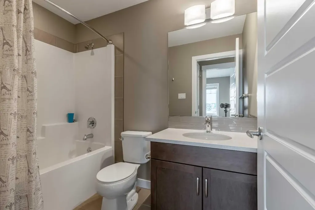 326 Coalbanks Boulevard W Lethbridge AB T1J 4V4