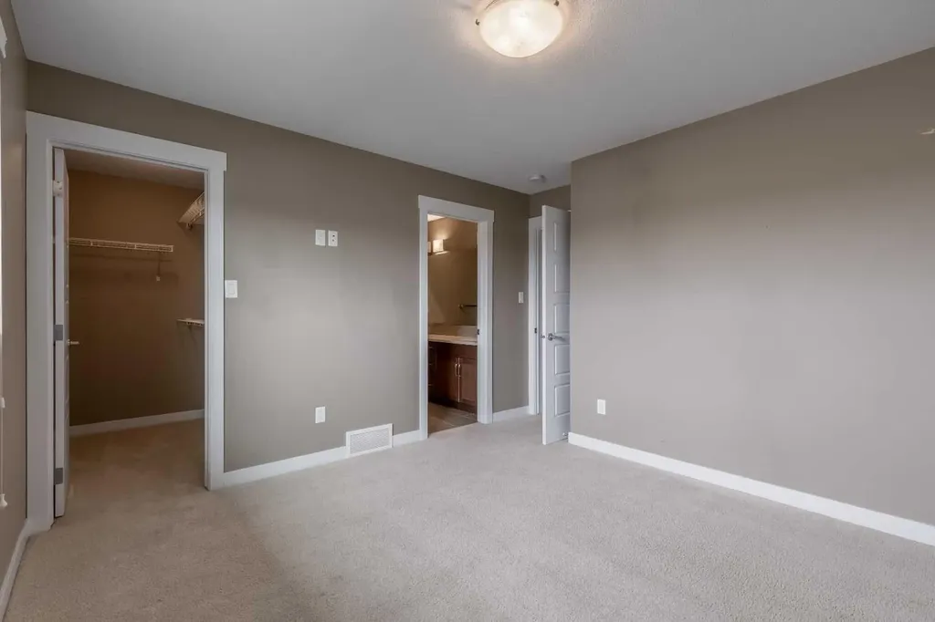 326 Coalbanks Boulevard W Lethbridge AB T1J 4V4