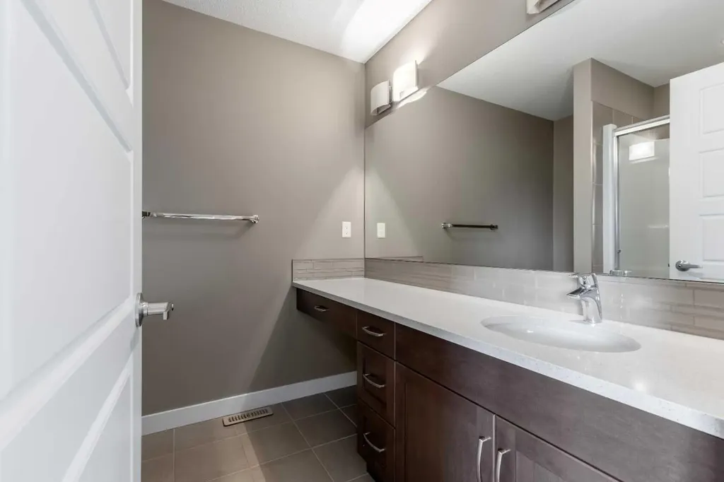326 Coalbanks Boulevard W Lethbridge AB T1J 4V4