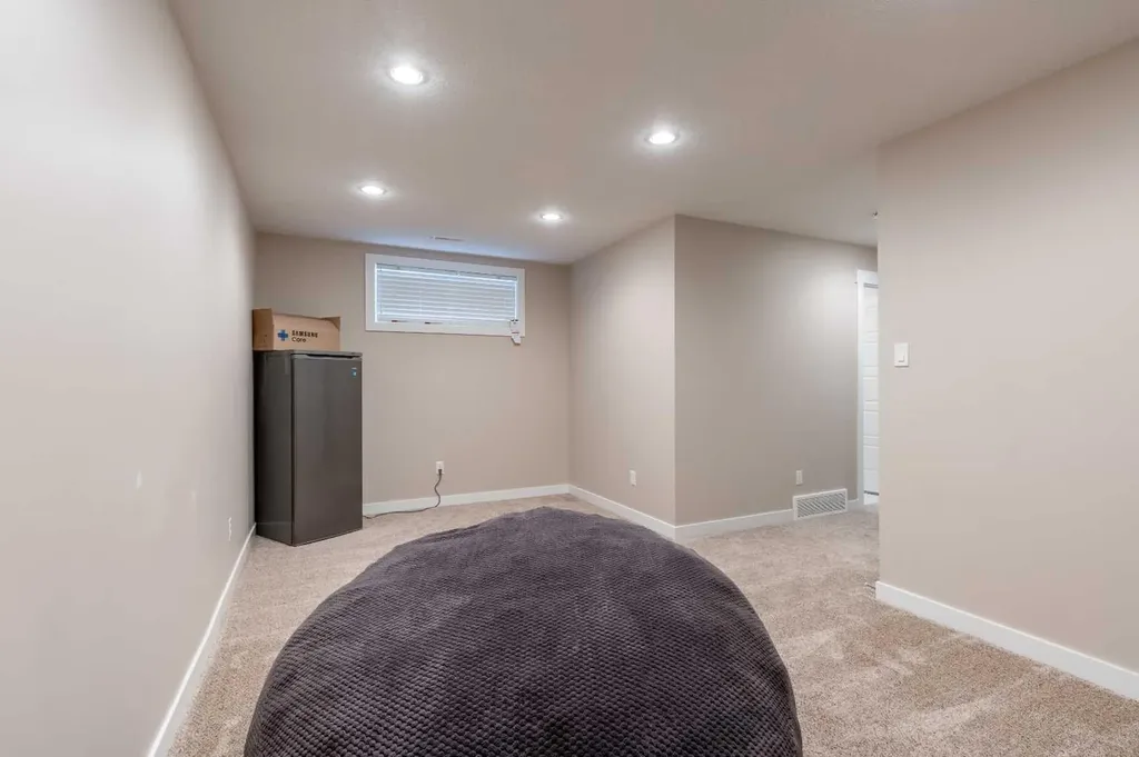 326 Coalbanks Boulevard W Lethbridge AB T1J 4V4