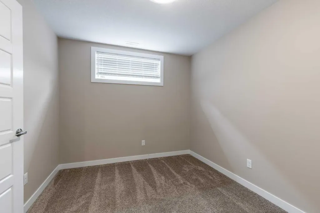 326 Coalbanks Boulevard W Lethbridge AB T1J 4V4