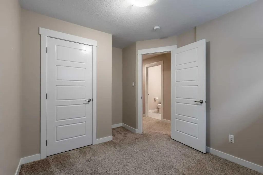 326 Coalbanks Boulevard W Lethbridge AB T1J 4V4