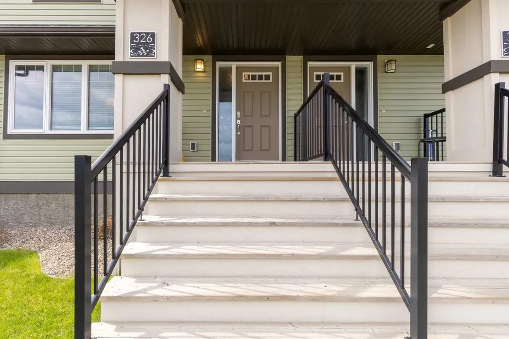 326 Coalbanks Boulevard W Lethbridge AB T1J 4V4