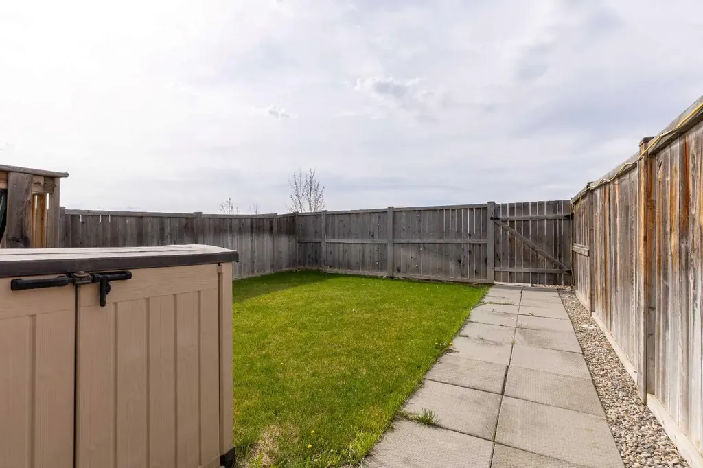 326 Coalbanks Boulevard W Lethbridge AB T1J 4V4