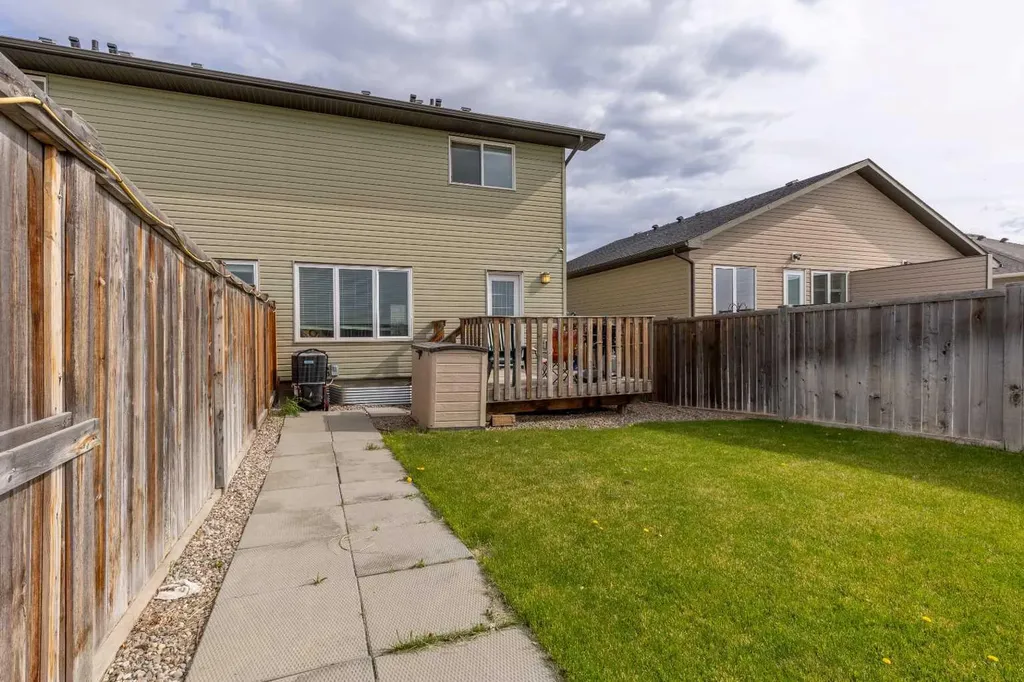 326 Coalbanks Boulevard W Lethbridge AB T1J 4V4