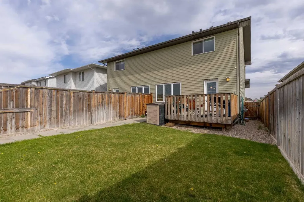 326 Coalbanks Boulevard W Lethbridge AB T1J 4V4