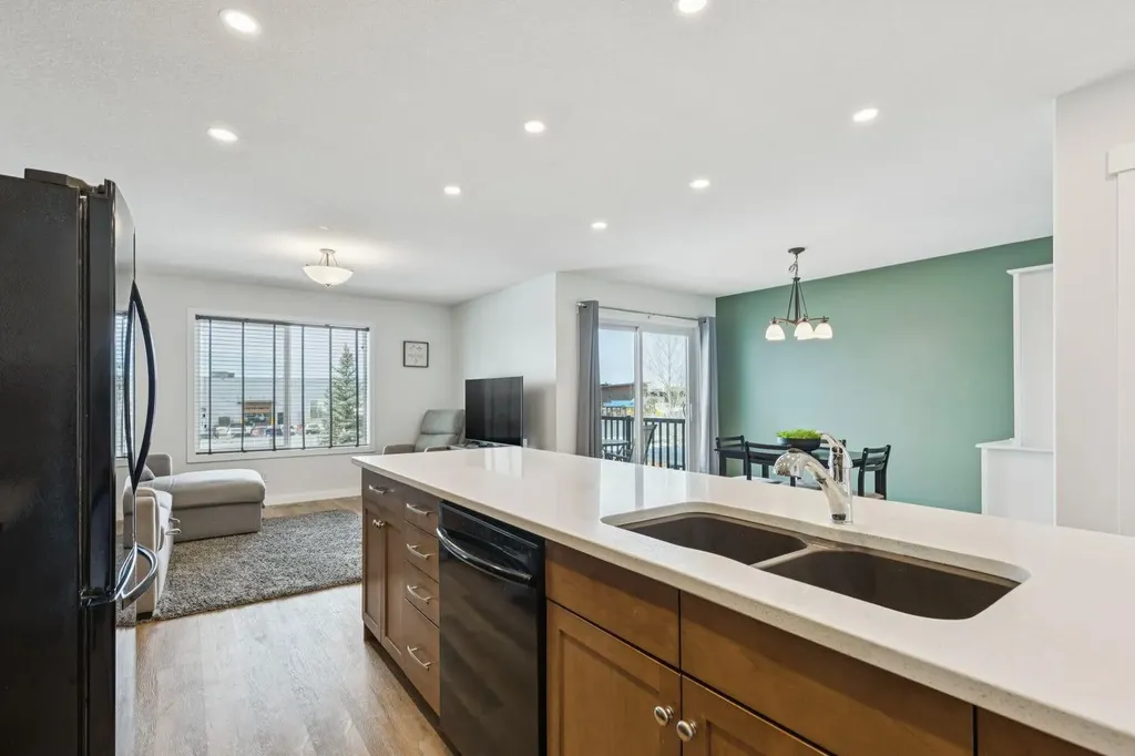 231 Kingsbridge Road SE Airdrie AB T4A 0M4