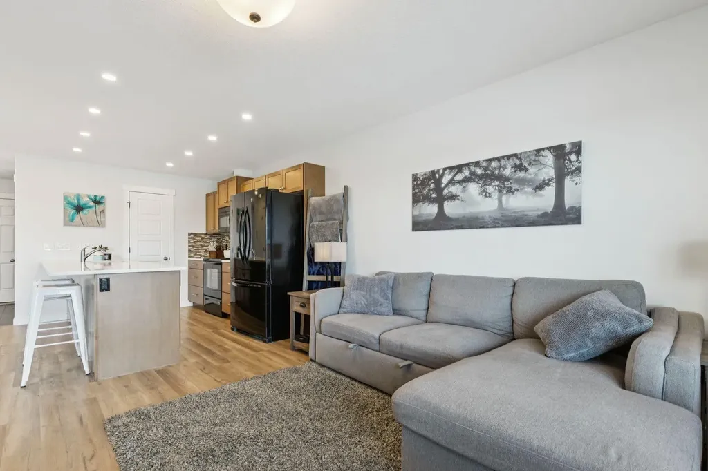 231 Kingsbridge Road SE Airdrie AB T4A 0M4