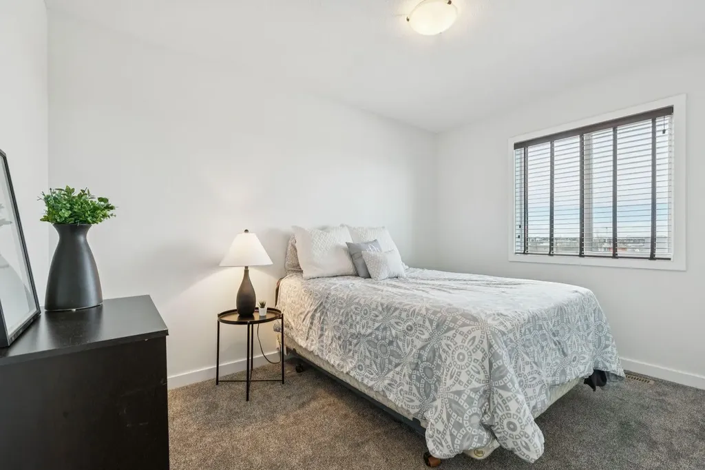 231 Kingsbridge Road SE Airdrie AB T4A 0M4