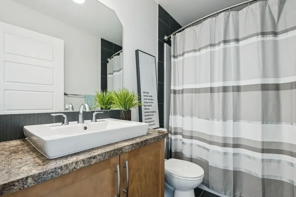 231 Kingsbridge Road SE Airdrie AB T4A 0M4
