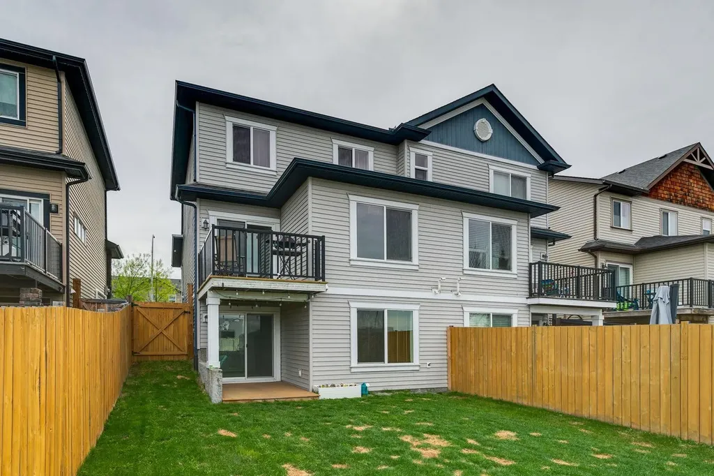 231 Kingsbridge Road SE Airdrie AB T4A 0M4